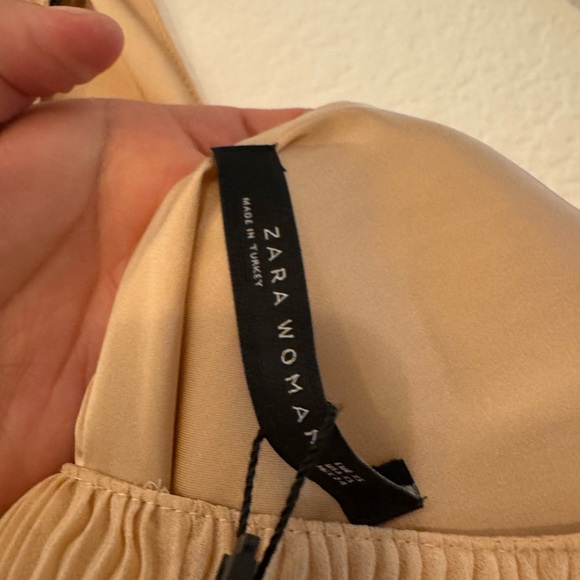 Elegant Pleated Romper - Picture 5 of 10